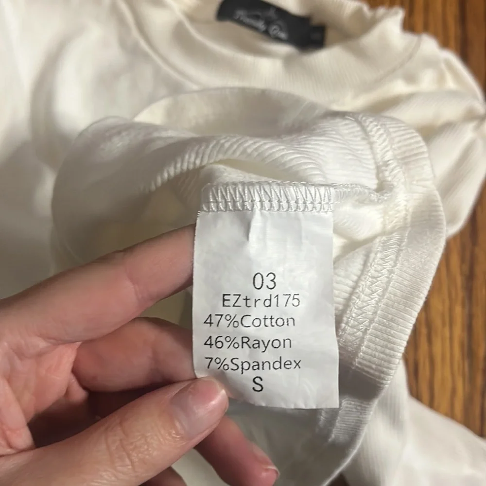 Trendy Queen Woman’s White Long Sleeve Size S - Picture 5 of 5